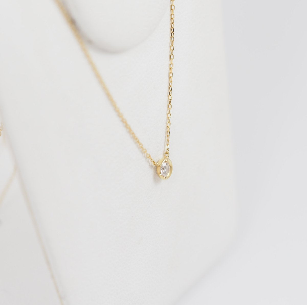 STAR JEWELRY MOON SETTING DIAMOND Moon Setting Diamond 0.06ct K18YG Necklace