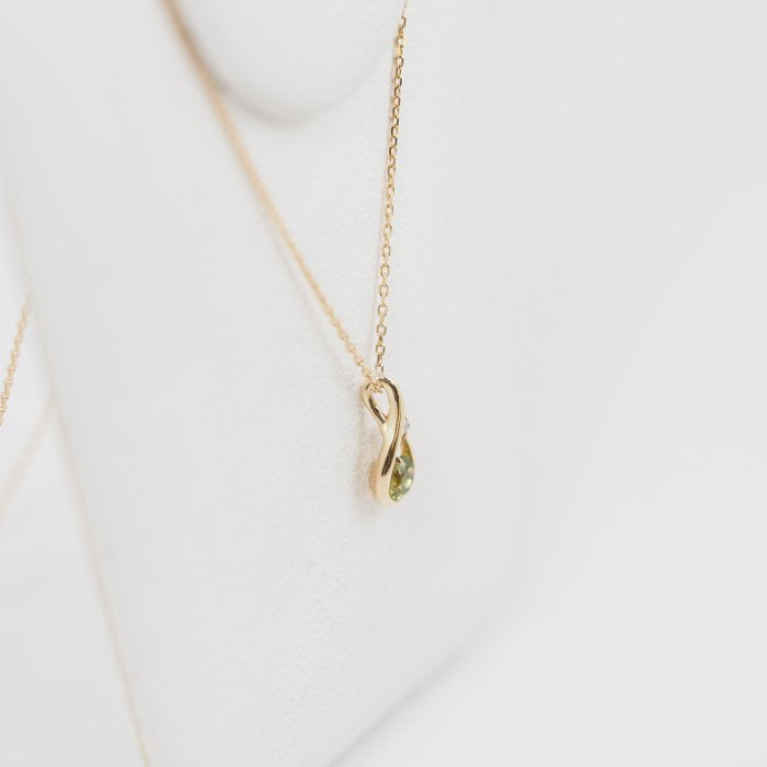 STARJEWELRY Star Jewelry Teardrop Droplet K10YG Peridot Diamond 0.005ct Necklace