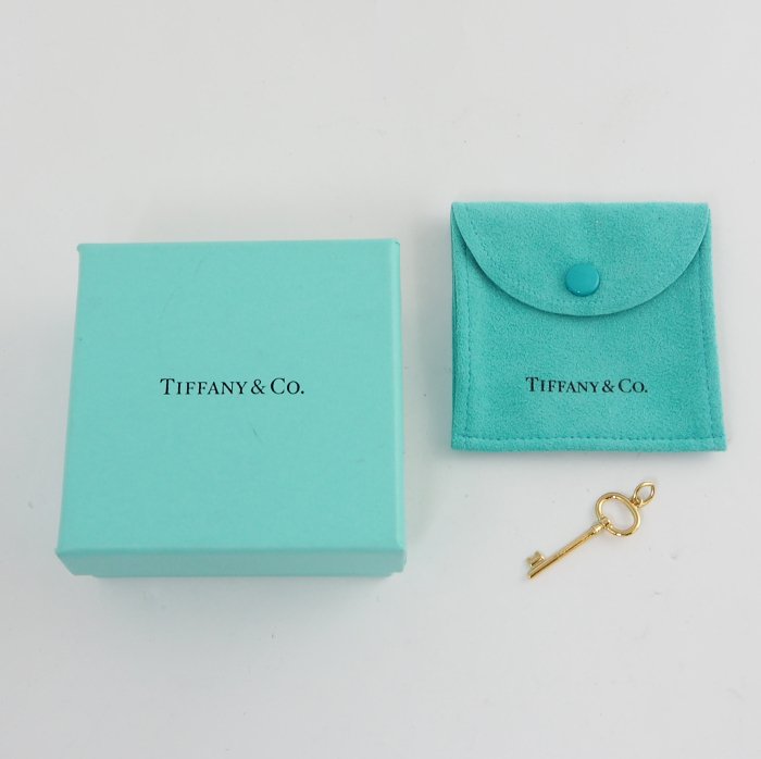 Tiffany & Co. Tiffany 750 K18 Yellow Gold Oval Key Pendant Top Pen Top with Case