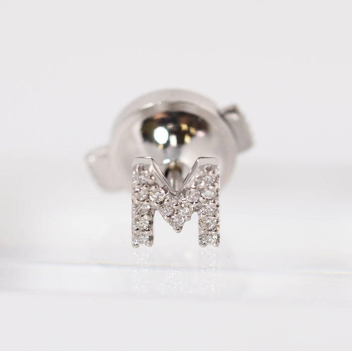 Ponte Vecchio ポンテヴェキオ K18ホワイトゴールド ダイヤ0.08ct イニシャル M ブローチ タイピン ケース付
