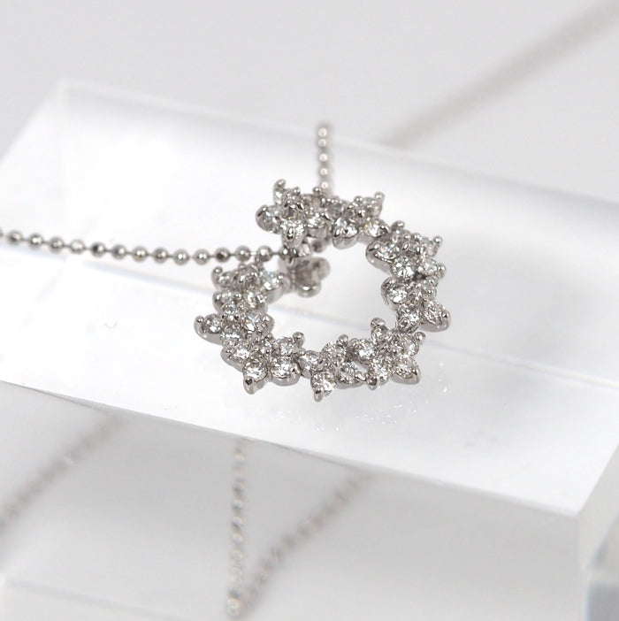 Ponte Vecchio ポンテヴェキオ K18ホワイトゴールド ダイヤ0.61ct フラワー サークル ネックレス