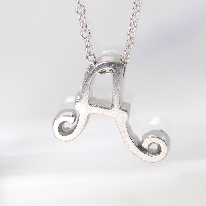 Ponte Vecchio ポンテヴェキオ K18ホワイトゴールド ダイヤ0.12ct イニシャル A ネックレス