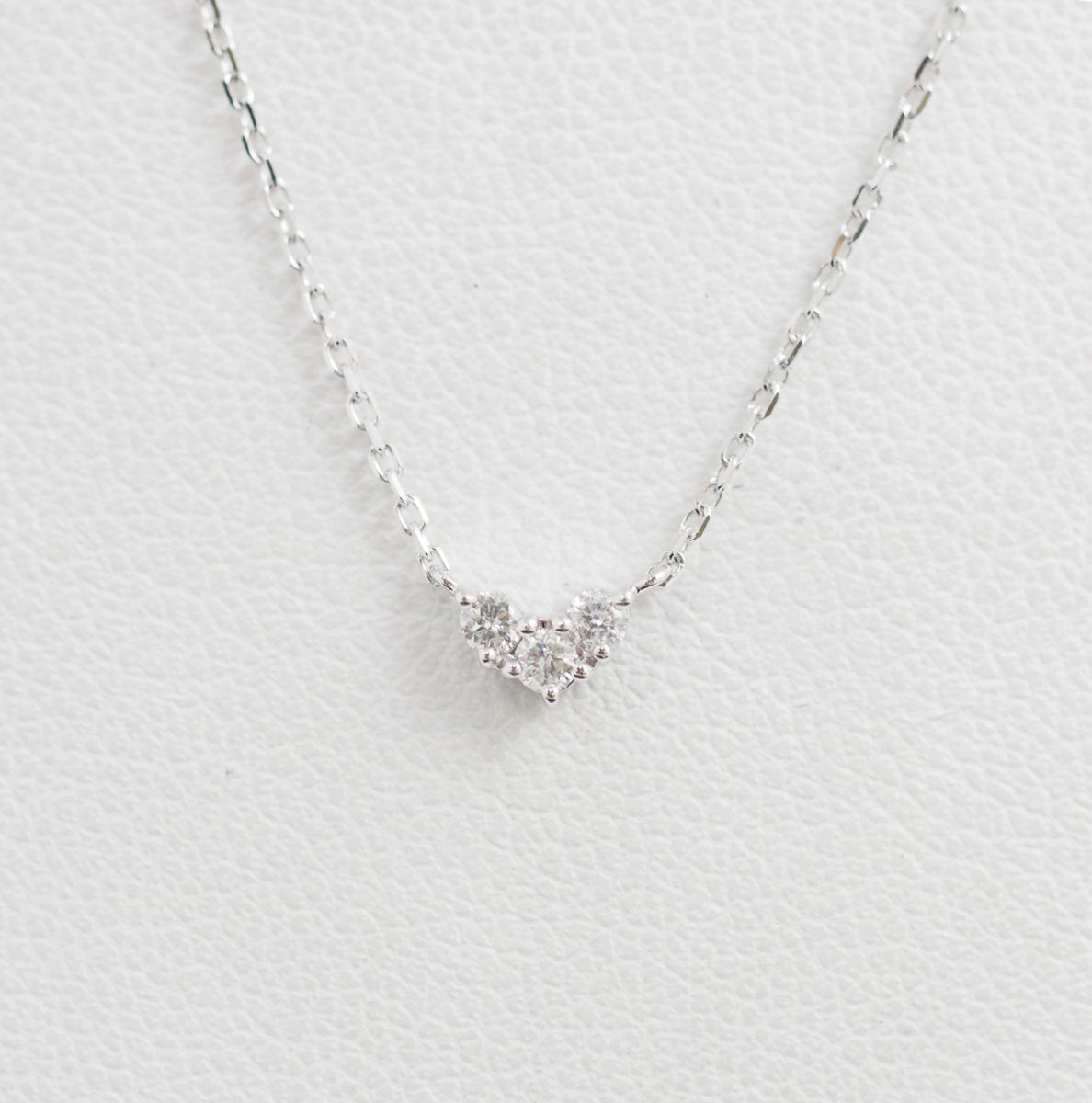 4℃ K18 White Gold 3 Diamond Heart Necklace with Case