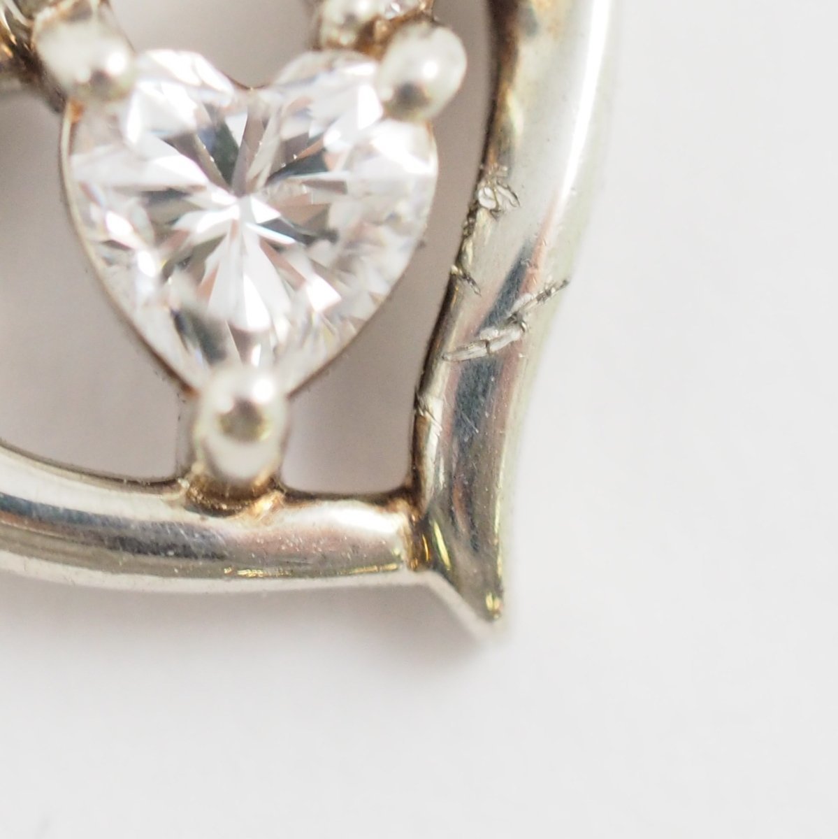 4℃ Open Heart Silver Clear Stone Necklace with Case