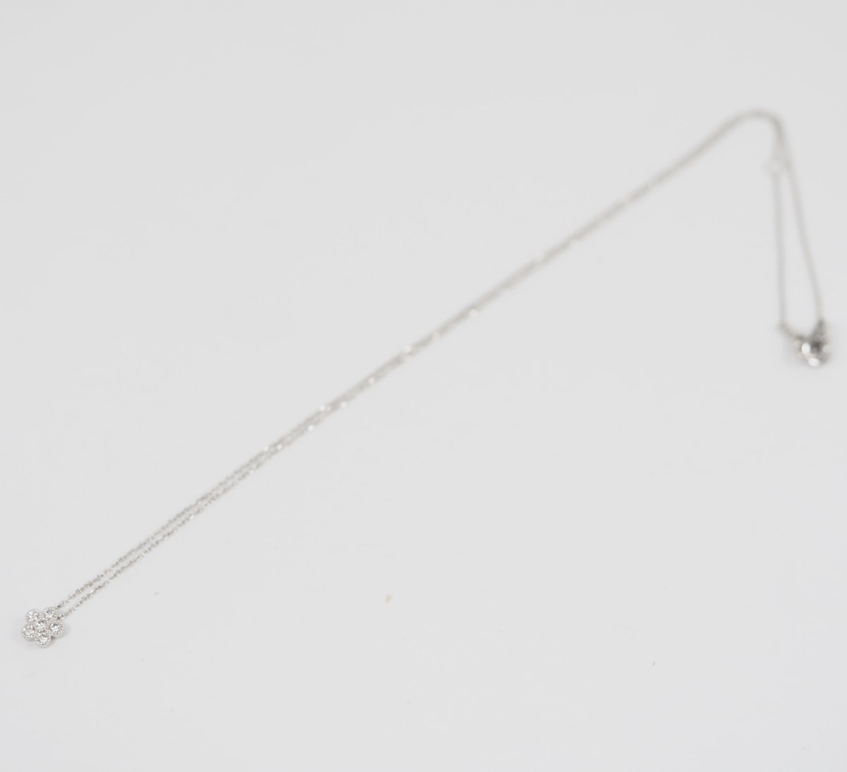 Ponte Vecchio Pt900 Diamond 0.09ct Flower Motif Necklace