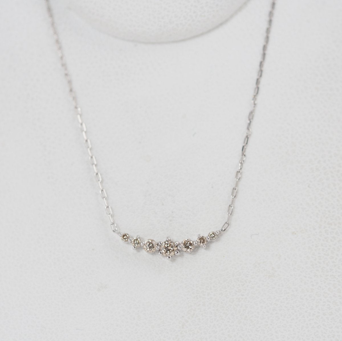4℃ K10 white gold 7 brown diamond line necklace with case