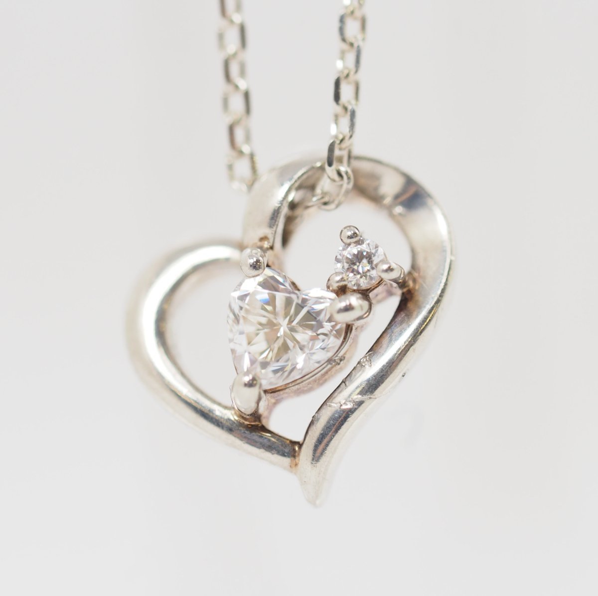 4℃ Open Heart Silver Clear Stone Necklace with Case