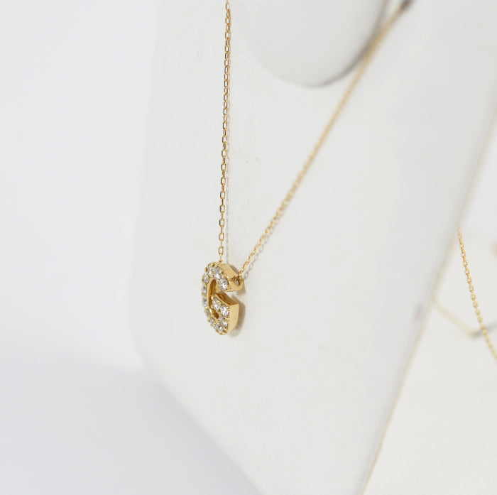 AHKAH アーカー 750 K18イエローゴールド ダイヤ0.19ct プルミエトワールイニシャル (G) ネックレス ケース付