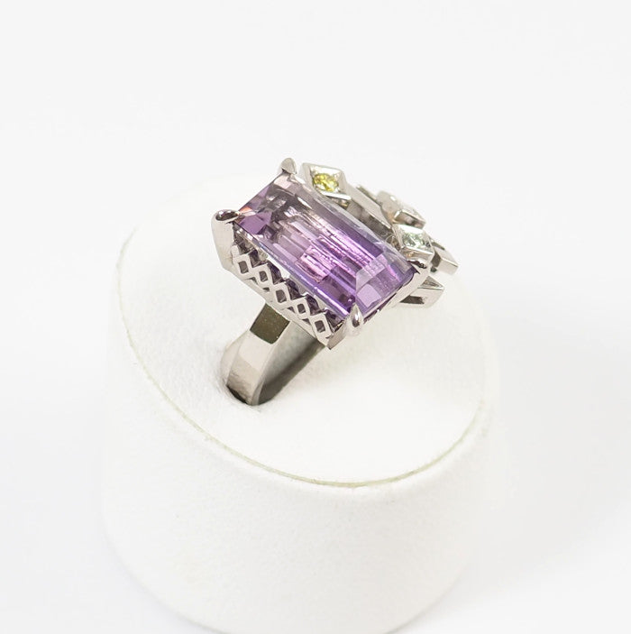 K.uno ケイウノ K14ホワイトゴールド カラーストーン ダイヤ0.112ct リング 約10号 ケース付