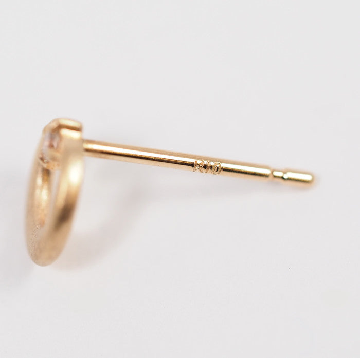 NOJESS ノジェス K10イエローゴールド ダイヤ0.01ct×2 ムーン 月 マット ピアス 片方コットンパールキャッチ [60097]
