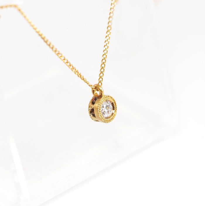 hum K18 Yellow Gold 0.10ct Diamond Necklace, with case