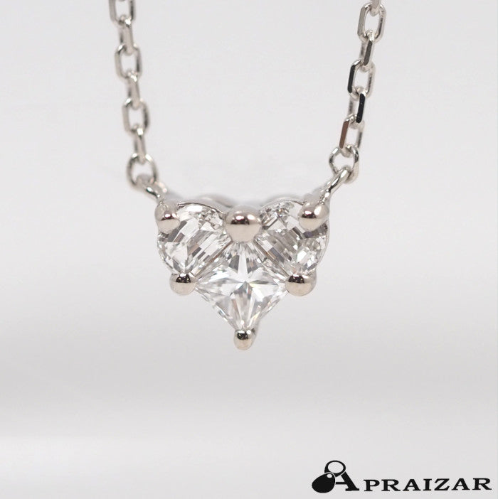 GUCCI 750 18K White Gold Diamond Heart Necklace with Case