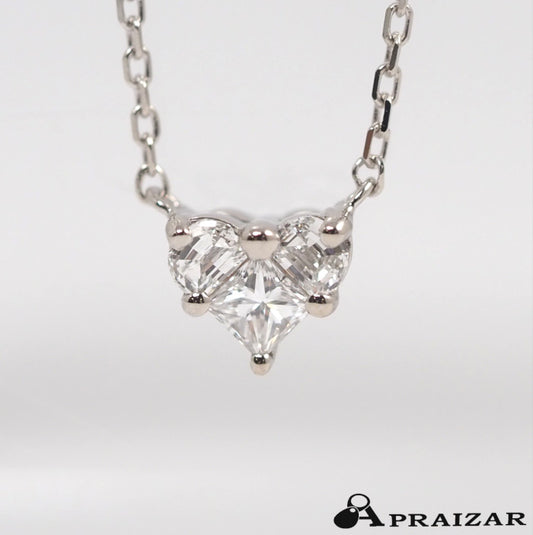 GUCCI 750 18K White Gold Diamond Heart Necklace with Case