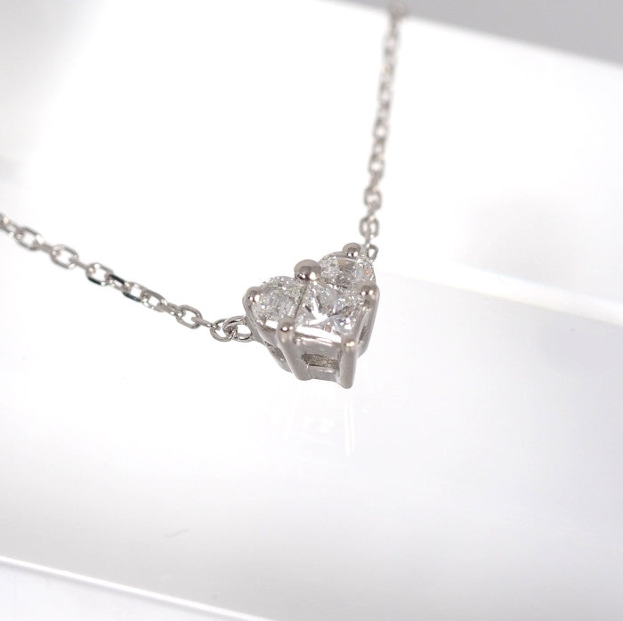 GUCCI 750 18K White Gold Diamond Heart Necklace with Case