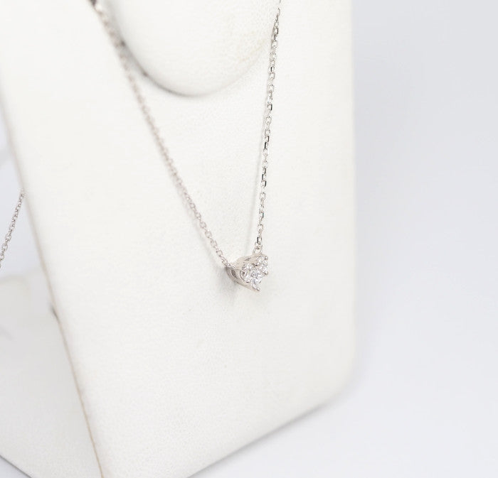 GUCCI 750 18K White Gold Diamond Heart Necklace with Case