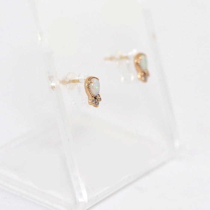 agete アガット K10イエローゴールド オパール ダイヤ0.01ct×2 ピアス シリコンキャッチ社外品