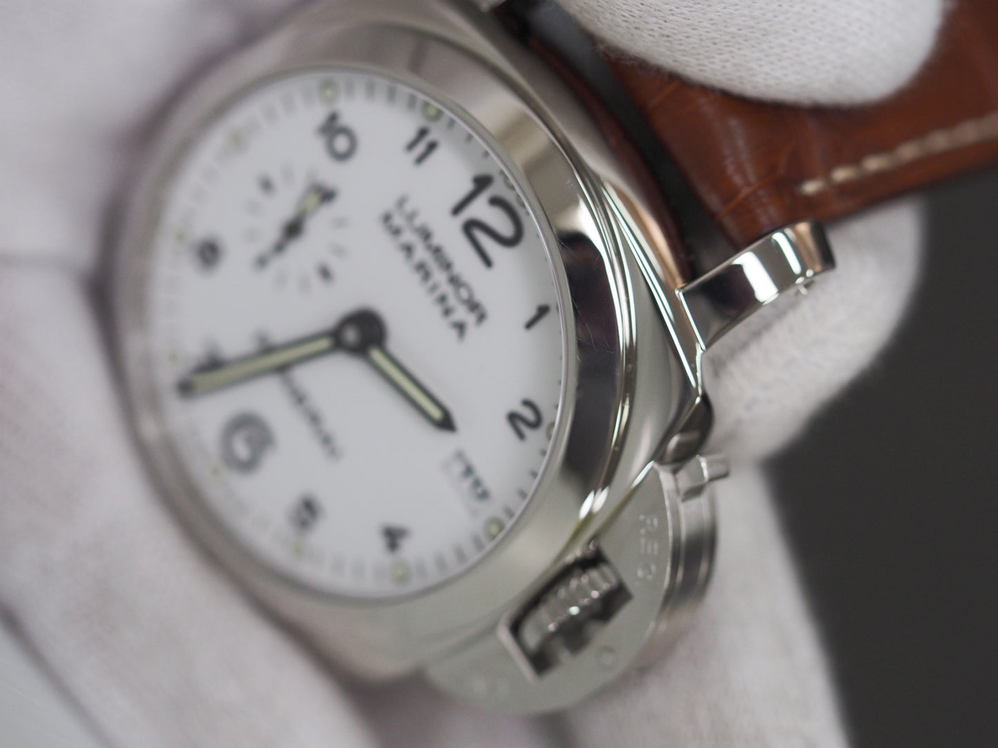 Panerai Luminor Marina 1950 3 Days Automatic Luminor Marina 1950 PAM00523 Number P Please read all DESCRIPTION before purchase. [*Credit cards cannot be used for purchases from overseas.]